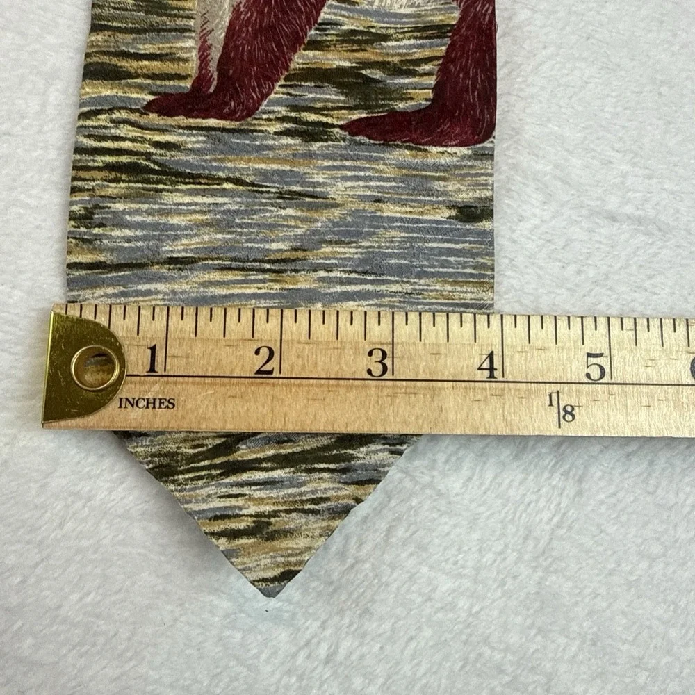 ENDANGERED SPECIES MENS SILK TIE LEADER OF THE TROOP SNOW MONKEYS PREOWNED